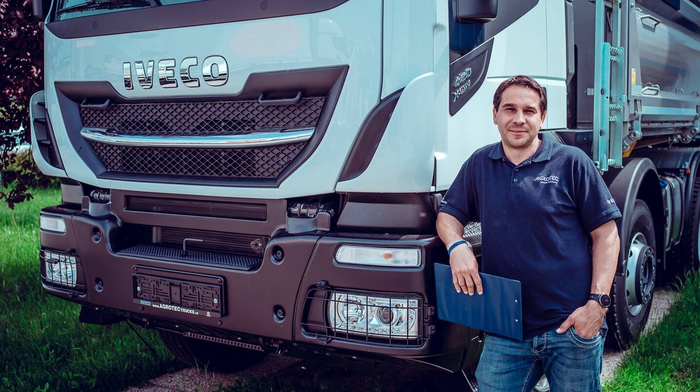 Přijímací technik nákladních aut